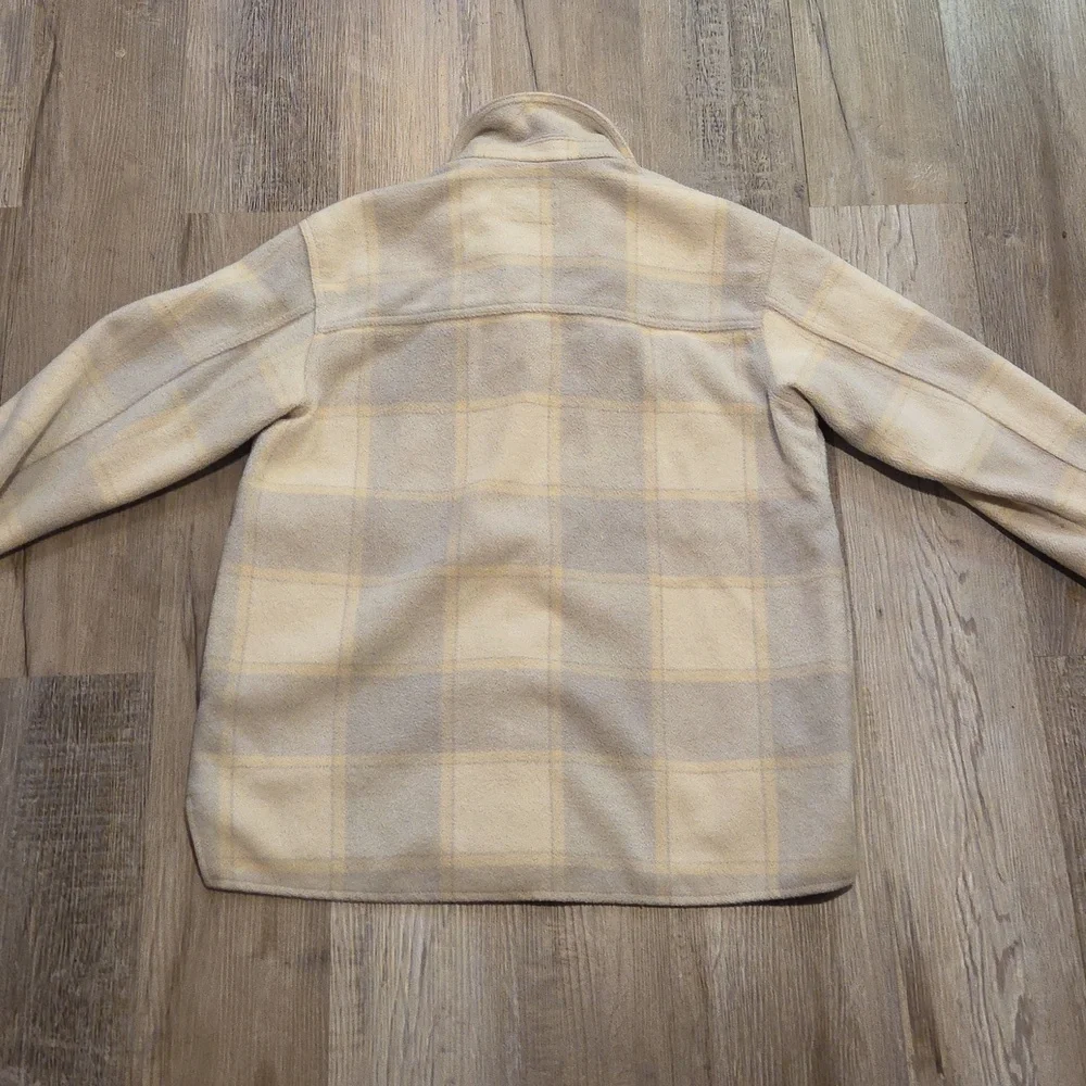 Old Navy Soft-Brushed Utility Shacket - Picture 7 of 8